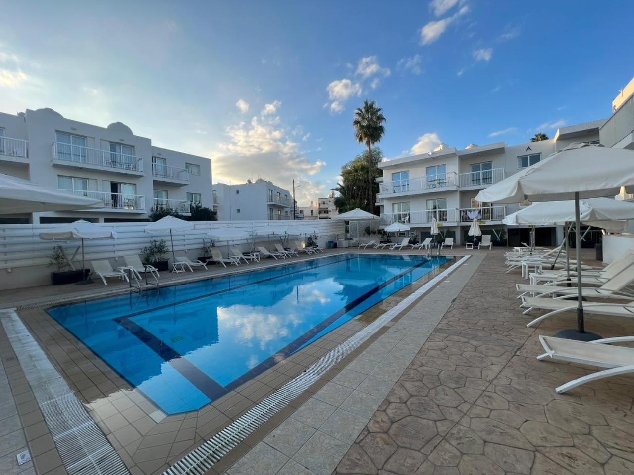 Apartment Tangerine With Pool In Ayia Napa